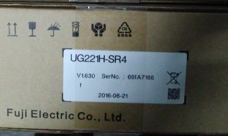 Панель оператора Fuji UG221HSR4