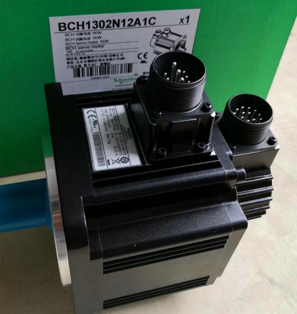 Серводвигатель Schneider BCH1302N12A1C
