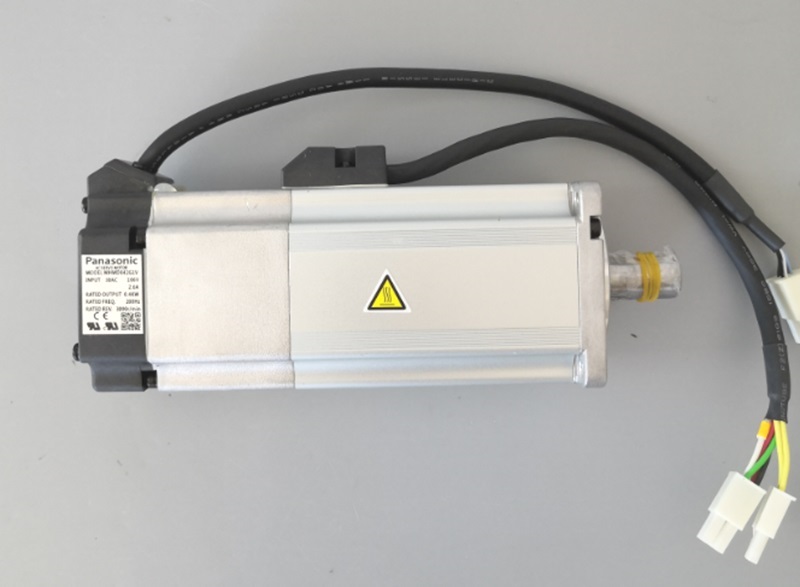 Panasonic серводвигатель MHMD042G1V