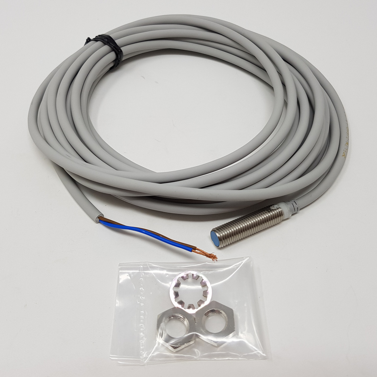 Индуктивный датчик Azbil FL7M-2J6HD-L5