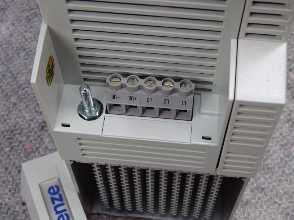 Сервопривод Lenze EVS9324-ESV004